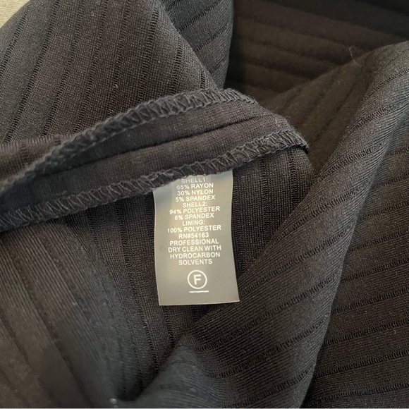 🌴Tommy Hilfiger Women's Black with White Belt Sheath Dress Size 10 - Picture 8 of 8